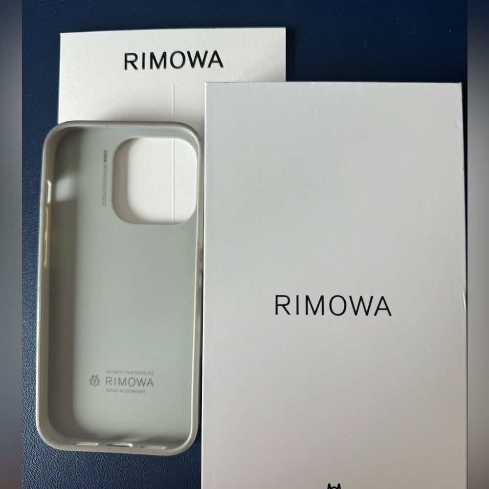Rimowa iPhone 14Pro case